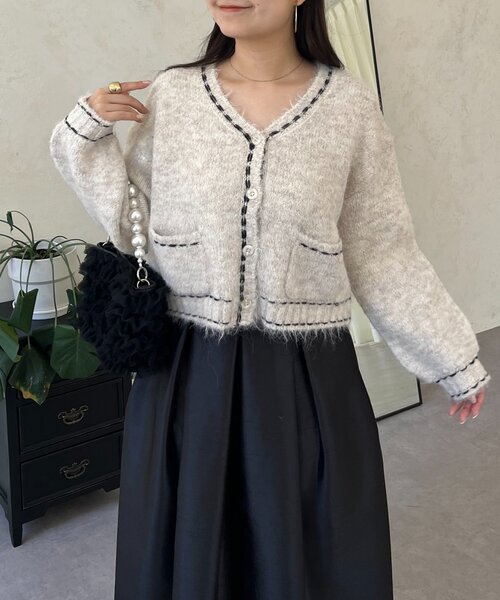 prose verse（プロズヴェール）の「ステッチデザインニットカーディガン（カーディガン/ボレロ・レディース・ベージュ/チャコールグレー・MEDIUM/LARGE）」の20枚目の写真