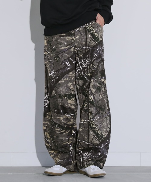 MDR(エムディアール)の「ツリーカモ柄 バレルレッグ ワイドパンツ(その他パンツ・メンズ・グレー・M/L)」の18枚目の写真