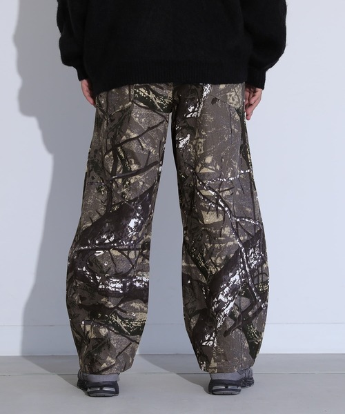 MDR(エムディアール)の「ツリーカモ柄 バレルレッグ ワイドパンツ(その他パンツ・メンズ・グレー・M/L)」の8枚目の写真