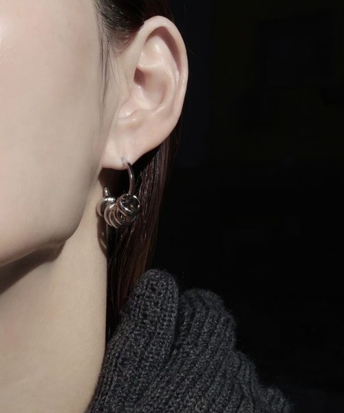 Soierie(ソワリー)の「コイル ピアス / Coil pierce(ピアス(両耳用)・レディース・シルバー/シルバー×ゴールド・FREE)」の6枚目の写真