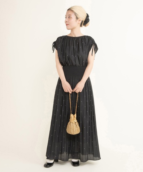 CHILD WOMAN(チャイルドウーマン)の「シャーリングDOTジャカード フレンチスリーブワンピース(ワンピース・レディース・ブラック・FREE)」の1枚目の写真