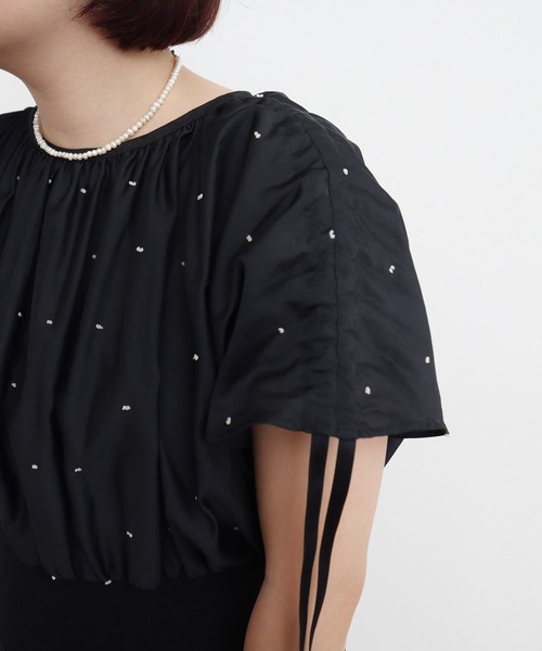 CHILD WOMAN(チャイルドウーマン)の「シャーリングDOTジャカード フレンチスリーブワンピース(ワンピース・レディース・ブラック・FREE)」の3枚目の写真