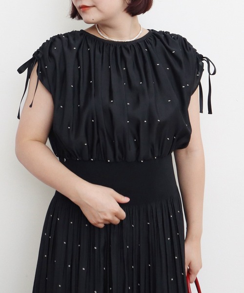 CHILD WOMAN(チャイルドウーマン)の「シャーリングDOTジャカード フレンチスリーブワンピース(ワンピース・レディース・ブラック・FREE)」の12枚目の写真