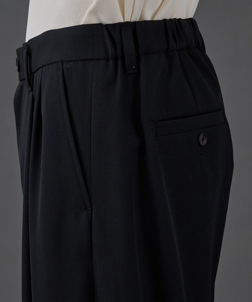 UNITED TOKYO（ユナイテッドトウキョウ）の「CLEAR WOOL 2タックバレルスラックス（その他パンツ・メンズ・ブラック/グレイッシュベージュ/グレー・1/2/3）」の17枚目の写真