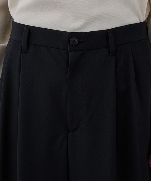 UNITED TOKYO（ユナイテッドトウキョウ）の「CLEAR WOOL 2タックバレルスラックス（その他パンツ・メンズ・ブラック/グレイッシュベージュ/グレー・1/2/3）」の21枚目の写真