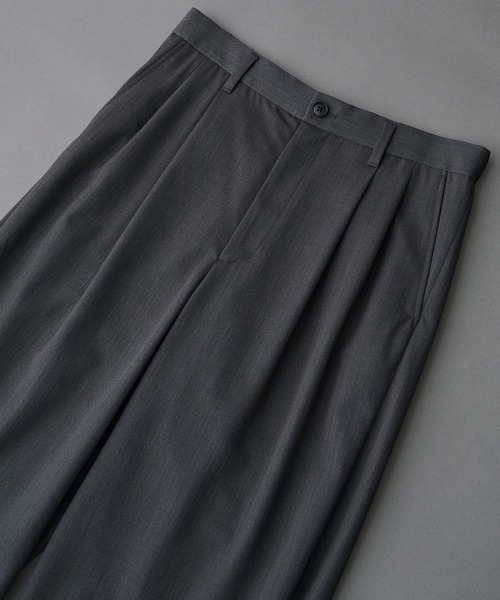 UNITED TOKYO（ユナイテッドトウキョウ）の「CLEAR WOOL 2タックバレルスラックス（その他パンツ・メンズ・ブラック/グレイッシュベージュ/グレー・1/2/3）」の22枚目の写真