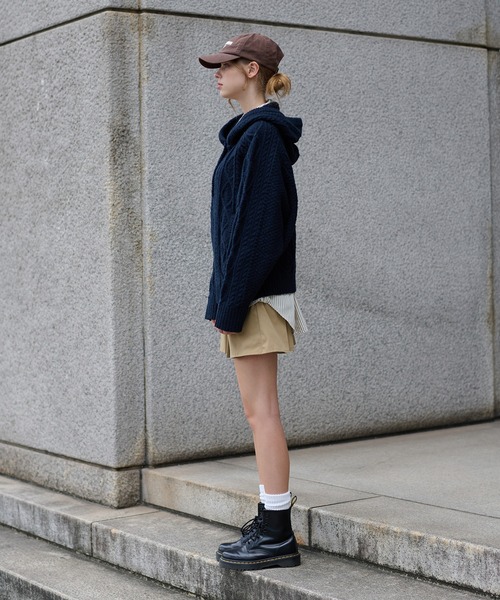 hazyl（ヘイジル）の「cable knit foodie / ケーブルニットフーディ（ニット/セーター・レディース・ブラウン系その他/ネイビー/ベージュ系その他・フリー）」の16枚目の写真