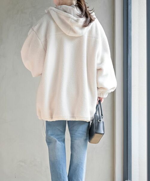 rps（アールピーエス）の「ボアビッグシルエットフードブルゾン（ブルゾン・レディース・アイボリー/ブラック・フリー）」の5枚目の写真