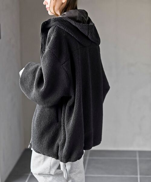 rps（アールピーエス）の「ボアビッグシルエットフードブルゾン（ブルゾン・レディース・アイボリー/ブラック・フリー）」の16枚目の写真