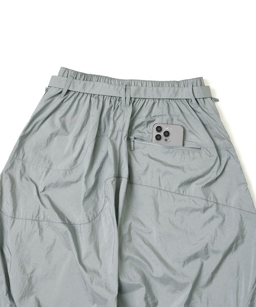 TIGHTBOOTH PRODUCTION（タイトブースプロダクション）の「GOOPiMADE x TIGHTBOOTH SP?Strap Baggy Slacks / グーピーメイド x タイトブース SP ストラップ バギー スラックス（その他パンツ・メンズ・ブラック/オリーブ/グレー・1/2/3）」の20枚目の写真