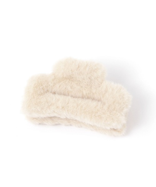 LAKOLE（ラコレ）の「もこもこスクエアファーバンスクリップ / 601579（バレッタ/ヘアクリップ・レディース・ベージュ/ブラック/ブラウン系その他・FREE）」の3枚目の写真