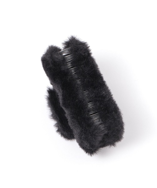 LAKOLE（ラコレ）の「もこもこスクエアファーバンスクリップ / 601579（バレッタ/ヘアクリップ・レディース・ベージュ/ブラック/ブラウン系その他・FREE）」の4枚目の写真