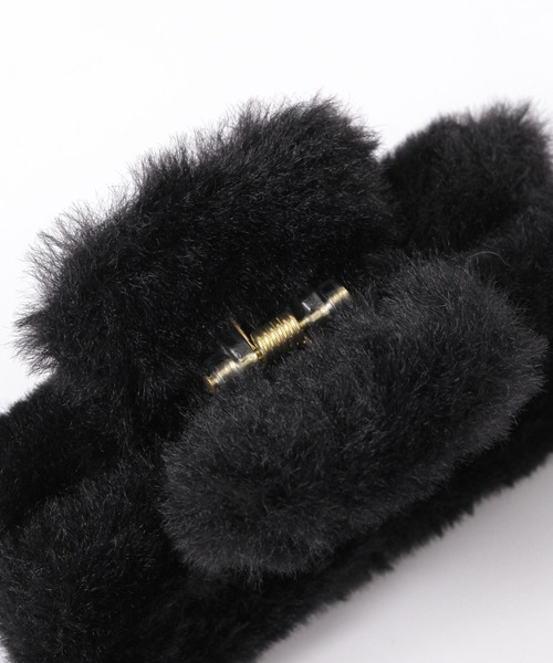 LAKOLE（ラコレ）の「もこもこスクエアファーバンスクリップ / 601579（バレッタ/ヘアクリップ・レディース・ベージュ/ブラック/ブラウン系その他・FREE）」の5枚目の写真