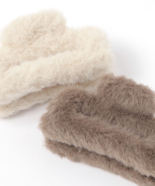 LAKOLE（ラコレ）の「もこもこスクエアファーバンスクリップ / 601579（バレッタ/ヘアクリップ・レディース・ベージュ/ブラック/ブラウン系その他・FREE）」の9枚目の写真