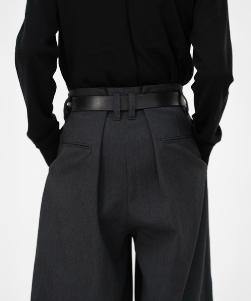HEAVY WOOL GABARDINE OVER WIDE TUCK TROUSERS（スラックス）｜LAPIIS