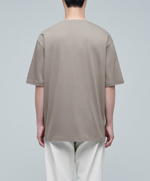 MUSINSA STANDARD（ムシンサスタンダード）の「リラックスフィットクルーネックTシャツ2 [ダスティベージュ]（Tシャツ/カットソー・メンズ・その他・LARGE/XXX-LARGE/SMALL/MEDIUM）」の3枚目の写真