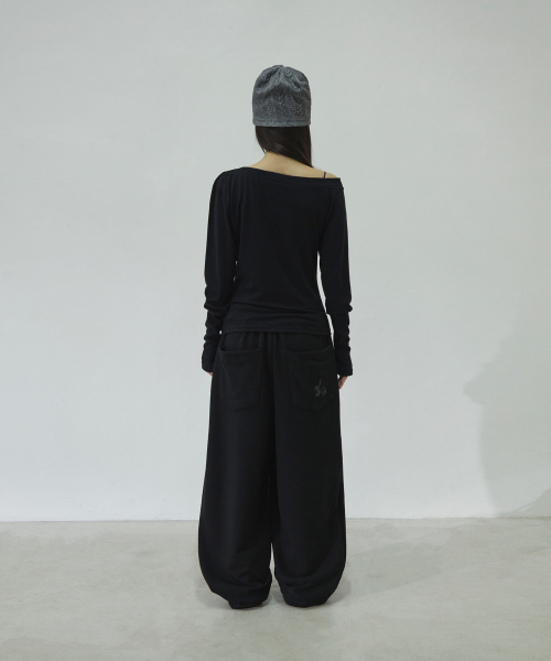 SLEEKGLOW（スリック グロウ）の「ポートレートボートネックTシャツ[ブラック]（Tシャツ/カットソー・レディース・その他・FREE）」の10枚目の写真