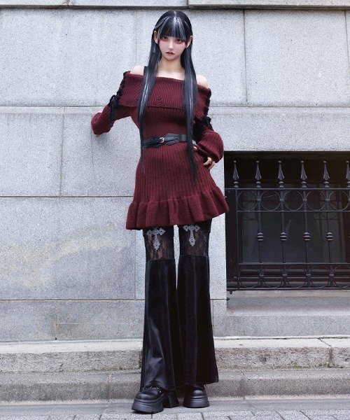 NIBBLE POISON(ニブルポイズン)の「レース切替ベロアフレアパンツ(その他パンツ・レディース・ブラック/ブルー・MEDIUM)」の2枚目の写真