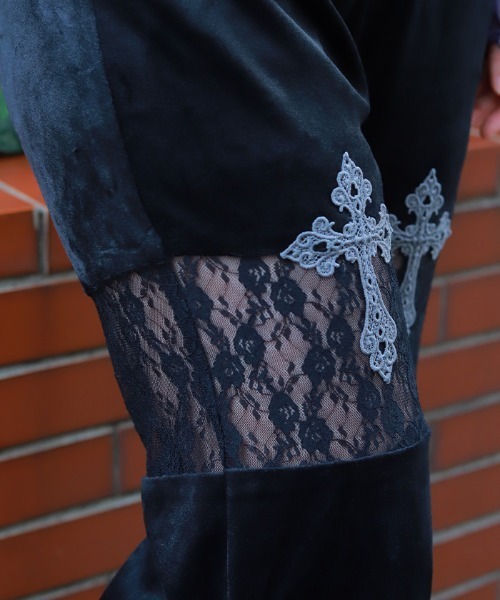 NIBBLE POISON(ニブルポイズン)の「レース切替ベロアフレアパンツ(その他パンツ・レディース・ブラック/ブルー・MEDIUM)」の12枚目の写真