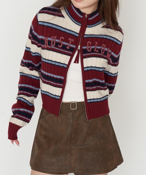 RAY CASSIN（レイカズン）の「ロゴハイネックジップニット（ニット/セーター・レディース・ブルー系その他2/レッド/ネイビー/ライトベージュ・FREE）」の10枚目の写真