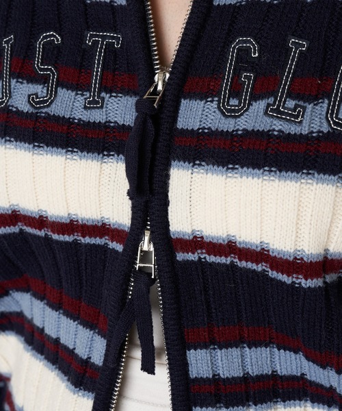 RAY CASSIN（レイカズン）の「ロゴハイネックジップニット（ニット/セーター・レディース・ブルー系その他2/レッド/ネイビー/ライトベージュ・FREE）」の5枚目の写真