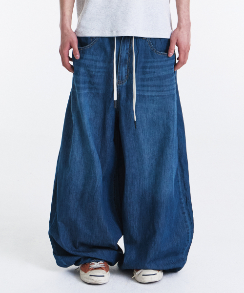 KICHUL(キチョル)の「SUMMER VACATION BALLOON PANTS (DARK BLUE)(デニムパンツ・メンズ・その他・SMALL/X-SMALL/MEDIUM/LARGE)」の1枚目の写真