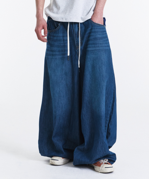 KICHUL(キチョル)の「SUMMER VACATION BALLOON PANTS (DARK BLUE)(デニムパンツ・メンズ・その他・SMALL/X-SMALL/MEDIUM/LARGE)」の4枚目の写真