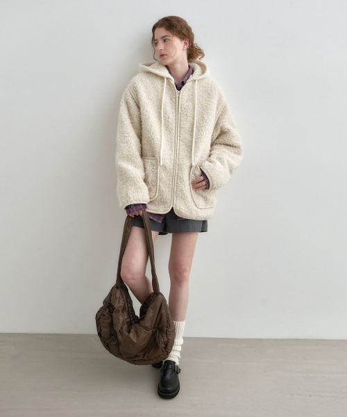 MONGDOL（モンドル）の「ニットフードキルティングファージャケットライトベージュMDJK048LBEIGE（ムートンコート・レディース・その他・F）」の3枚目の写真
