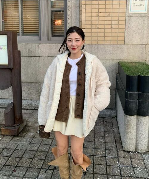 MONGDOL(モンドル)の「ニットフードキルティングファージャケットライトベージュMDJK048LBEIGE(ムートンコート・レディース・その他・F)」の8枚目の写真