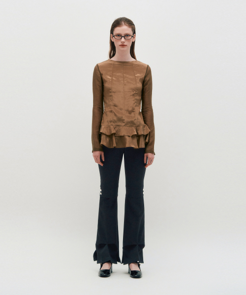 KIMZISU(キムジス)の「Pinched Slit Pants _ BLACK(スラックス・レディース・ブラック・SMALL/MEDIUM/LARGE)」の3枚目の写真