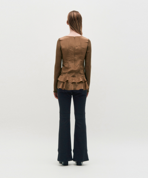 KIMZISU(キムジス)の「Pinched Slit Pants _ BLACK(スラックス・レディース・ブラック・SMALL/MEDIUM/LARGE)」の5枚目の写真