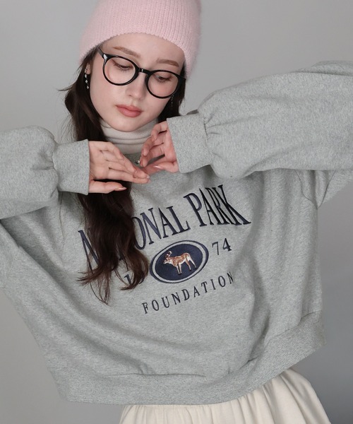 BLUEEAST(ブルーイースト)の「裏起毛ディア刺繍スウェット(スウェット・レディース・グレー/アイボリー/ネイビー・MEDIUM)」の3枚目の写真