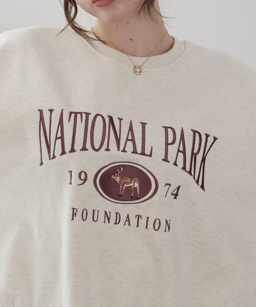 BLUEEAST(ブルーイースト)の「裏起毛ディア刺繍スウェット(スウェット・レディース・グレー/アイボリー/ネイビー・MEDIUM)」の6枚目の写真