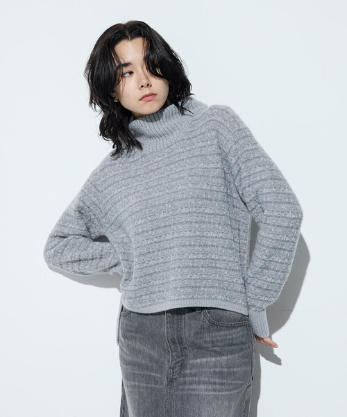 Gabardine K.T（ギャバジンケーティー）の「モヘヤブレンドヤーンセーター（ニット/セーター・レディース・オフホワイト/グレー・9号）」の2枚目の写真
