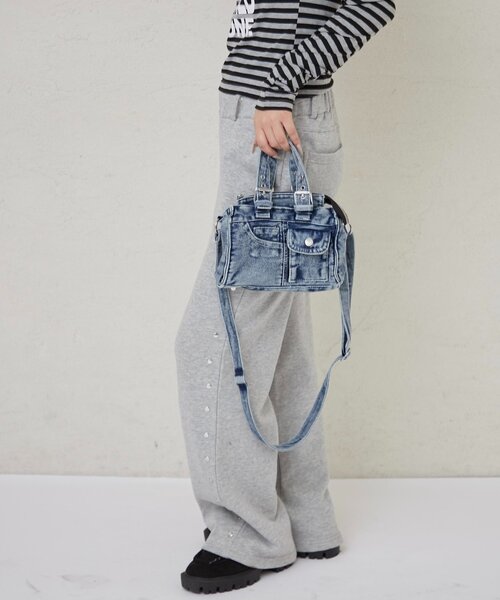 WHO'S WHO gallery（フーズフーギャラリー）の「【WEB限定】2WAY DENIM SHOULDER BAG（ショルダーバッグ・レディース・ブラック/ブルー・FREE）」の6枚目の写真