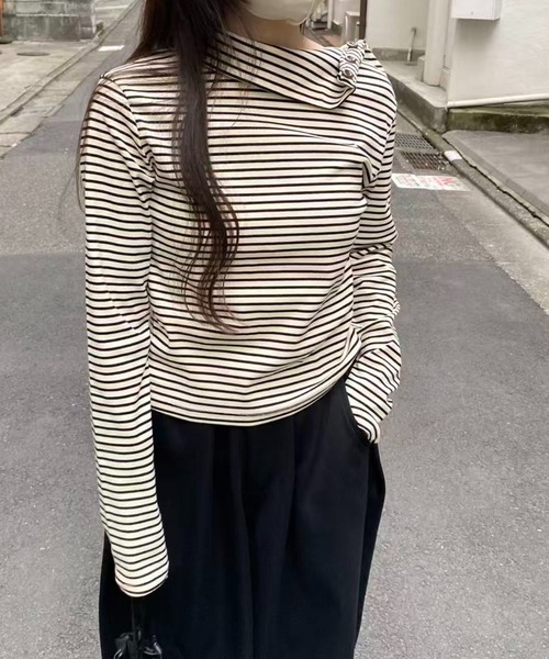 mebole(メボレ)の「ボタンハイネックボーダートップス(Tシャツ/カットソー・レディース・アイボリー・FREE)」の2枚目の写真