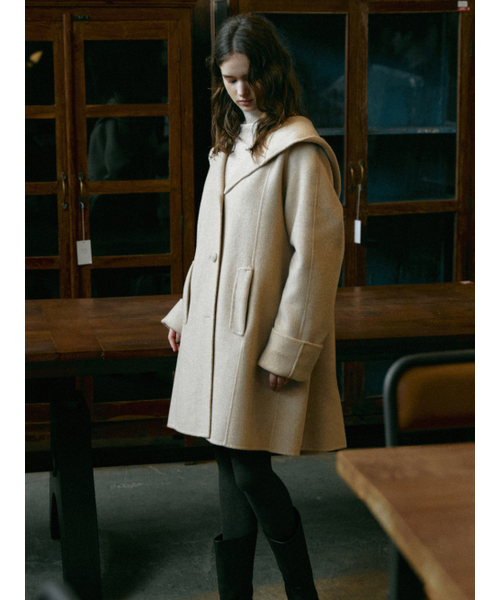 LENINA(レニーナ)の「VELOUR hoodie handmade half coat_BEIGE(チェスターコート・レディース・Beige・FREE)」の2枚目の写真