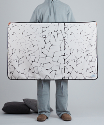 poq（ピーオーキュー）の「ボアファーブランケット - Careless（ブランケット）」