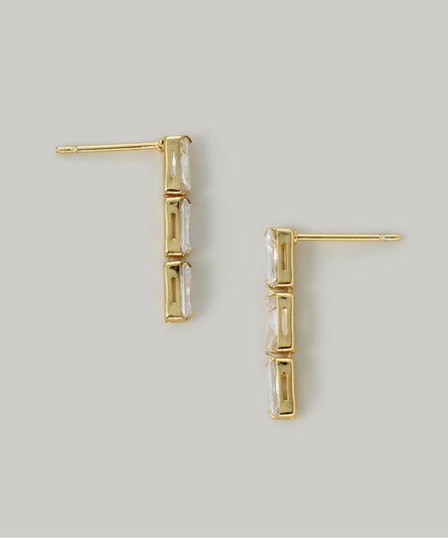 Jolie Toujours(ジョリトゥジュール)の「【汗や水に強い】〈ステンレス〉CZスリムストーンピアス(ピアス(両耳用)・レディース・シルバー/ゴールド/ピンクゴールド・FREE)」の4枚目の写真