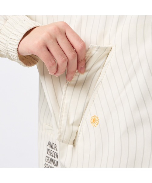 hummel(ヒュンメル)の「hummel/ヒュンメル HMP クロスジャケット(ナイロンジャケット・レディース・アイボリー/ブラック/ブルー・S/M/L/XL)」の11枚目の写真