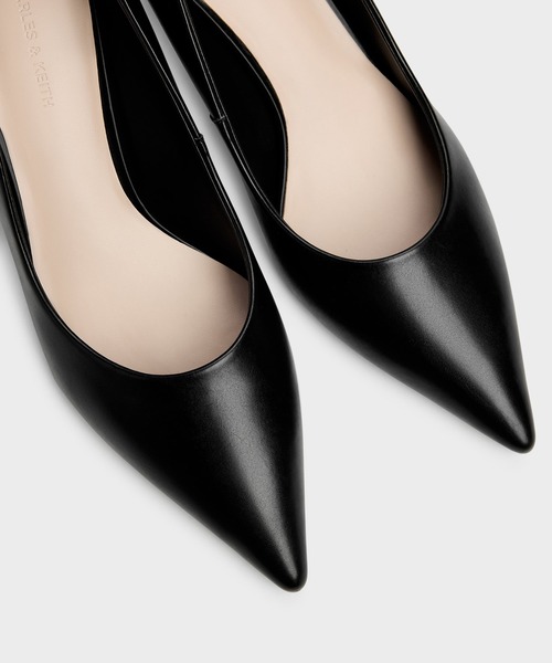 CHARLES & KEITH（チャールズ & キース）の「Kerra ケラ ポインテットミッドヒール（パンプス・レディース・ベージュ/ホワイト/ブラック・23.5cm/22cm/22.5cm/25cm/24.5cm/23cm）」の13枚目の写真