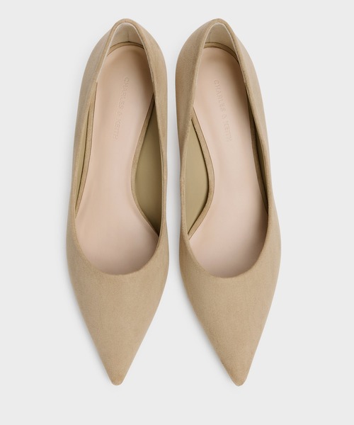 CHARLES & KEITH（チャールズ & キース）の「Kerra ケラ ポインテットミッドヒール（パンプス・レディース・ベージュ/ホワイト/ブラック・23.5cm/22cm/22.5cm/25cm/24.5cm/23cm）」の4枚目の写真