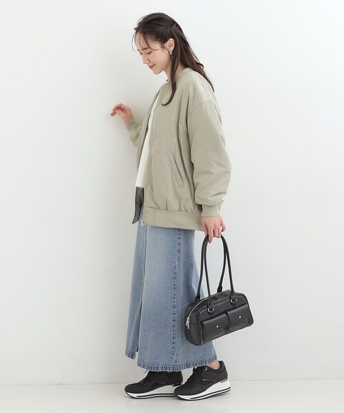 SHOO・LA・RUE（シューラルー）の「フラップポケット横長ボストンバッグ（ボストンバッグ・レディース・シルバー/ブラック・00）」の18枚目の写真