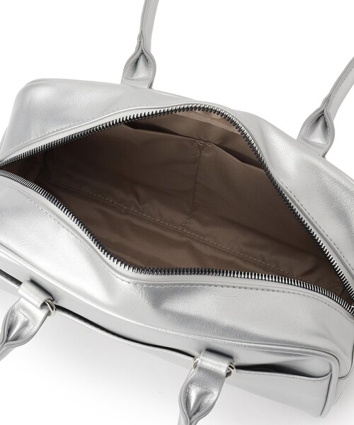 SHOO・LA・RUE（シューラルー）の「フラップポケット横長ボストンバッグ（ボストンバッグ・レディース・シルバー/ブラック・00）」の9枚目の写真