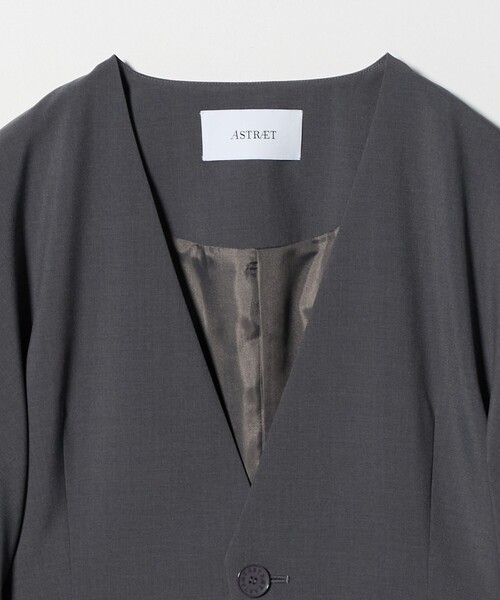 ASTRAET（アストラット）の「＜ASTRAET＞カーブスリーブ ノーカラージャケット（ノーカラージャケット・レディース・ブラック/グレー系・FREE）」の11枚目の写真