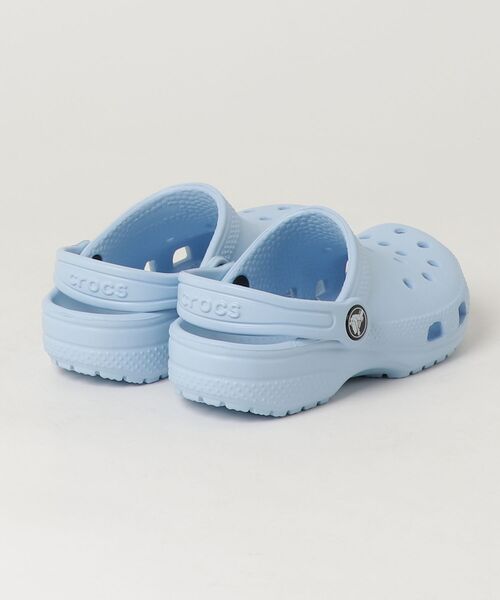 crocs(クロックス)の「CLASSIC CLOG KIDS(スニーカー・キッズ・ブルー・18.0cm/18.5cm/19.5cm/20.0cm/21.0cm)」の3枚目の写真