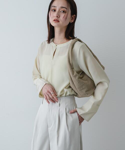 SENSE OF PLACE by URBAN RESEARCH（センスオブプレイスバイアーバンリサーチ）の「『イージーケア』ドットアソートTブラウス（シャツ/ブラウス・レディース・グレー系その他/ホワイト系その他/ベージュ・ONE）」の3枚目の写真