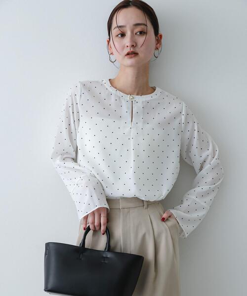 SENSE OF PLACE by URBAN RESEARCH（センスオブプレイスバイアーバンリサーチ）の「『イージーケア』ドットアソートTブラウス（シャツ/ブラウス・レディース・グレー系その他/ホワイト系その他/ベージュ・ONE）」の9枚目の写真