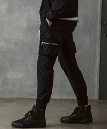 1PIU1UGUALE3  RELAX （ウノピゥウノウグァーレトレ リラックス）の「1PIU1UGUALE3 RELAX(ウノピゥウノウグァーレトレ リラックス)接触冷感 グレンチェック ナイロンカーゴパンツ（カーゴパンツ）」