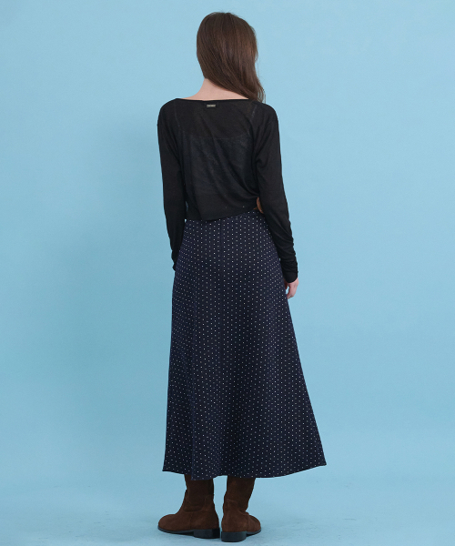 MICANE(ミケーネ)の「ケイドドットロングスカート(スカート・レディース・ダークネイビー・X-SMALL/SMALL/MEDIUM/LARGE/X-LARGE/XX-LARGE)」の5枚目の写真